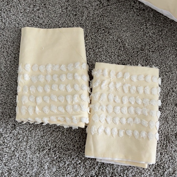 Lemon Throw Pillows & 2 Shams. - Picture 4 of 4